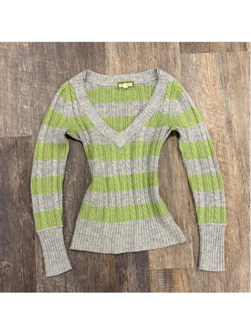 Vintage Aéropostale green & gray striped cable knit sweater 💚🩶

• Beautiful gr